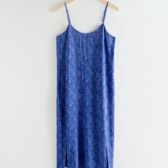 & Other Stories leopard print midi slip dress in blue, size 4 - Picture 2 of 11